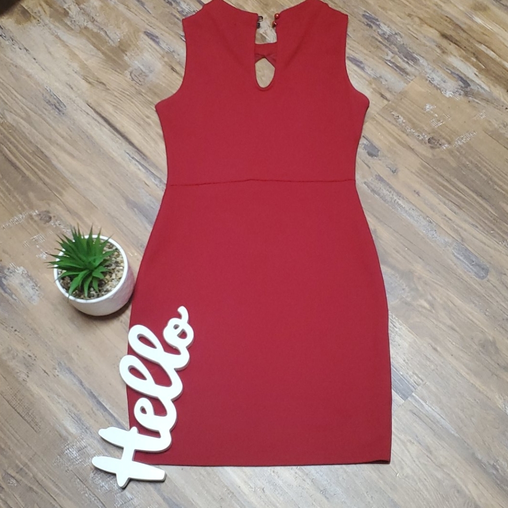 Dress - Picture 2 of 2